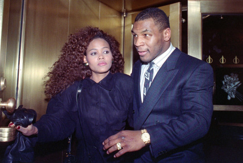 4.Robin Givens and Mike Tyson